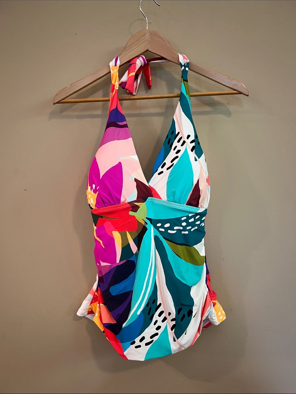 La Blanca  Vibrant Halter Tankini Top